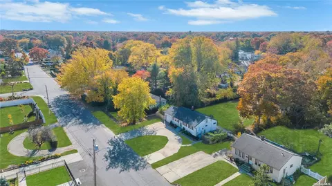 1070 Ocean Ave, Bay Shore, NY 11706
