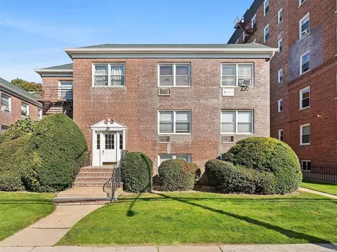 45 Grand Ave #C3, Rockville Centre, NY 11570