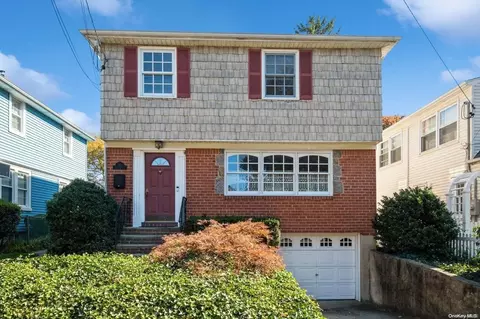 95 Calla Ave, Floral Park, NY 11001