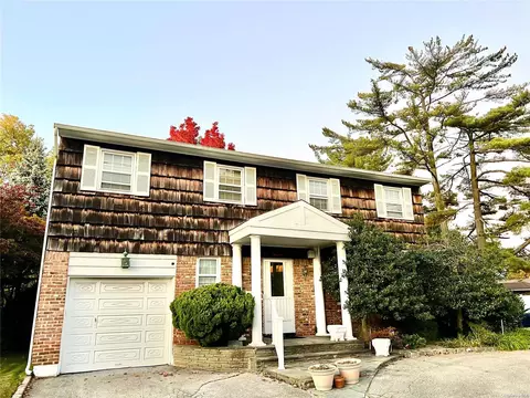 132 Combs Ave, Woodmere, NY 11598