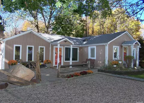 9 Old Middle Country Rd, Middle Island, NY 11953