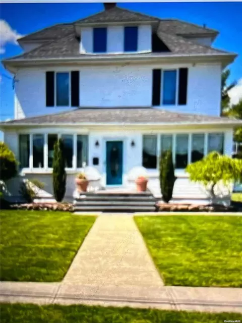 150 Jayne Ave, Patchogue, NY 11772