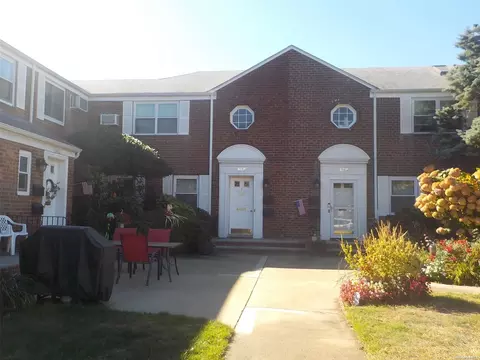 73-34 255th St #A-2, Glen Oaks, NY 11004