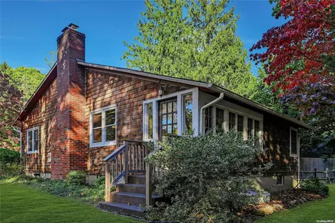 505 Holbrook Ln, Mattituck, NY 11952