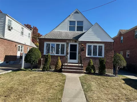 86-47 Musket St, New York, NY 11427