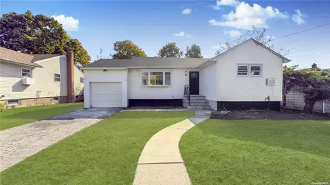 1280 Cambria St, Uniondale, NY 11553