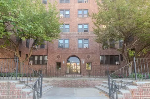 76-66 Austin St #3D, New York, NY 11375