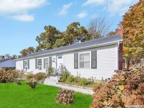 73 Michigan Ave # A, Bay Shore, NY 11706
