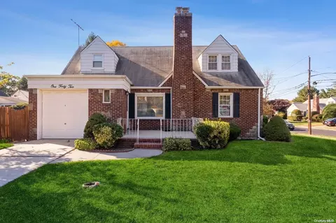142 Oakland Ave, West Hempstead, NY 11552