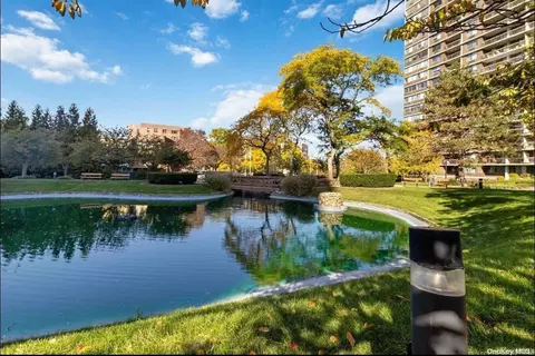 2 Bay Club Dr #3Z1, Bayside, NY 11360