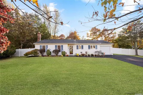 14 Jamar Dr, Port Jefferson Station, NY 11776
