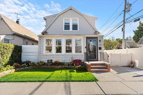 304 Clinton Ave, Cedarhurst, NY 11516