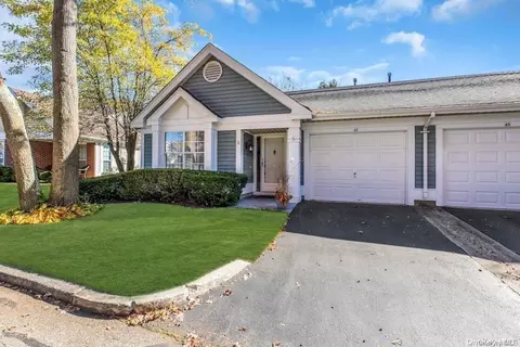 43 Glen Dr #43, Ridge, NY 11961