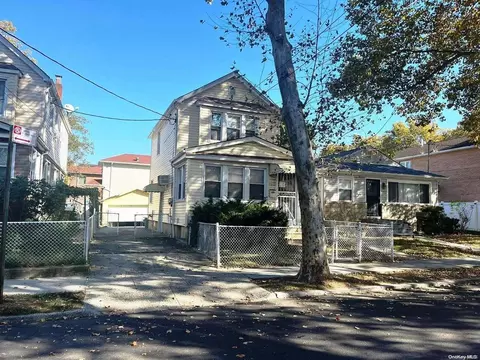 72-03 160th St, Fresh Meadows, NY 11365