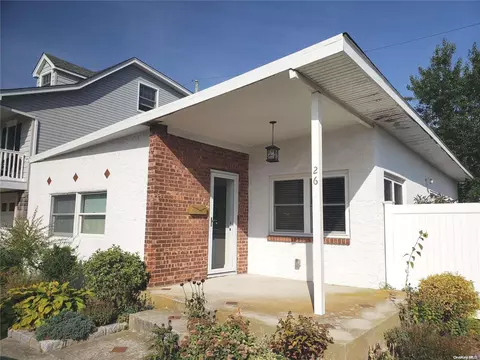 26 Armour St, Long Beach, NY 11561