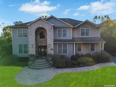 31 Mount Sinai Ave, Mount Sinai, NY 11766