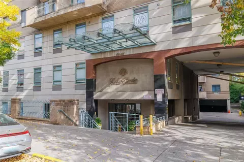 42-31 Colden St #R2F, New York, NY 11355