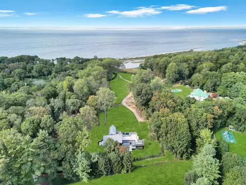 32 Watch Way # A, Huntington, NY 11743