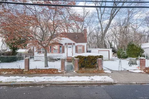 53 E Greenwich Ave, Roosevelt, NY 11575