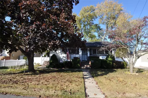 63 Claremont Ave, West Babylon, NY 11704