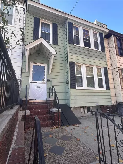 61-42 56th St, New York, NY 11378