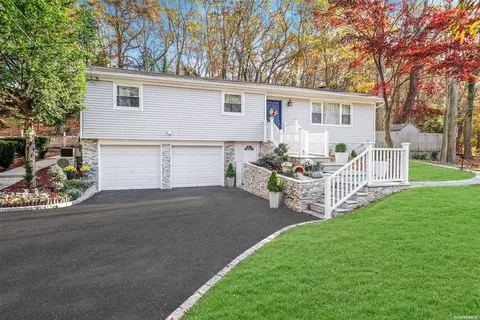 126 N Country Rd, Smithtown, NY 11787