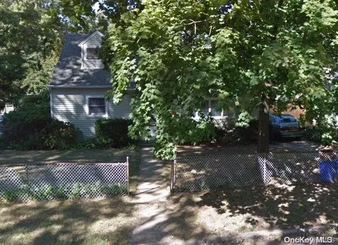 91 State Ave, Wyandanch, NY 11798