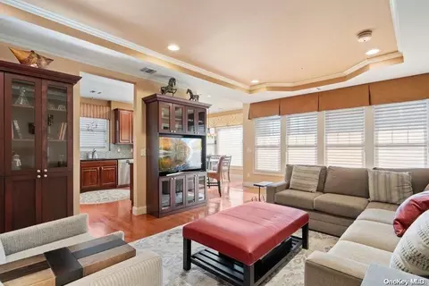 424 Pacing Way #6-205, North Hempstead, NY 11590