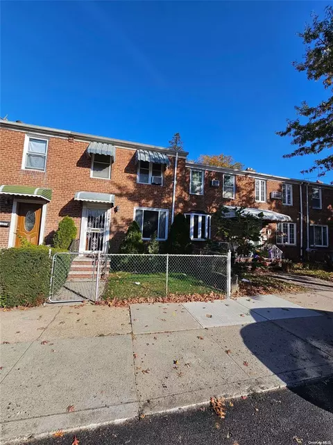 196-11 Station Rd, Flushing, NY 11358