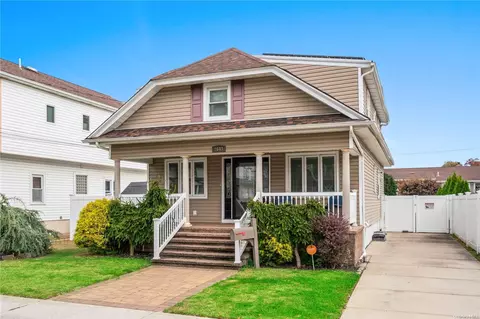 2643 Kenny Ave, Merrick, NY 11566