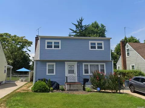 222 Stone St, Elmont, NY 11003