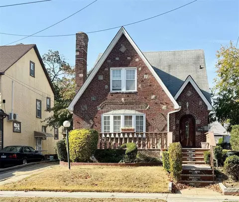 138-22 227th St, New York, NY 11413