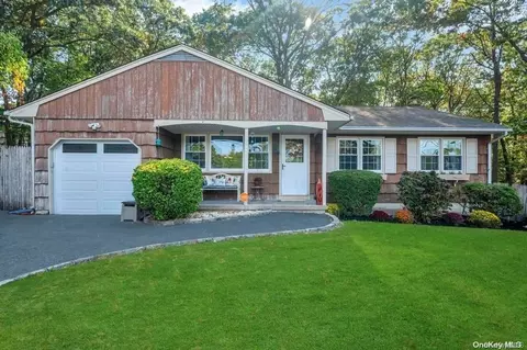 202 Seminole St, Ronkonkoma, NY 11779