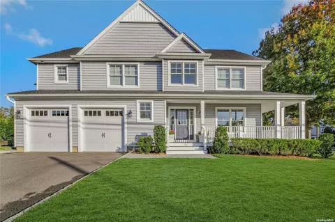 97 Carley Ave, Huntington, NY 11743