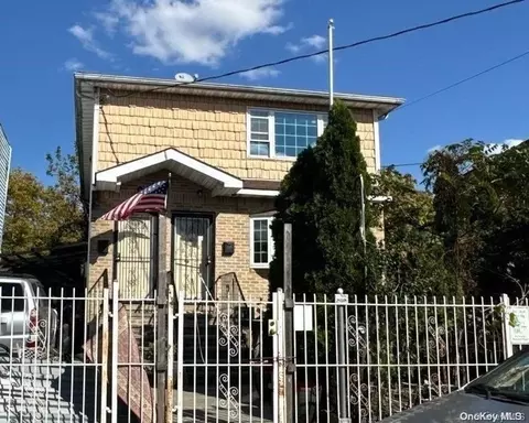 111-79 157th St, New York, NY 11433