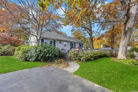 29 Bellrose Rd, Sound Beach, NY 11789