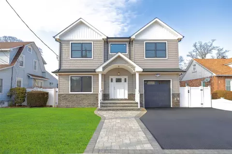 14 Marlboro, Bellmore, NY 11710