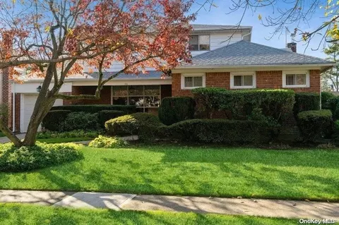 716 Bruce Dr, East Meadow, NY 11554