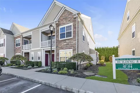56 Wexford Ln #228, Oceanside, NY 11572