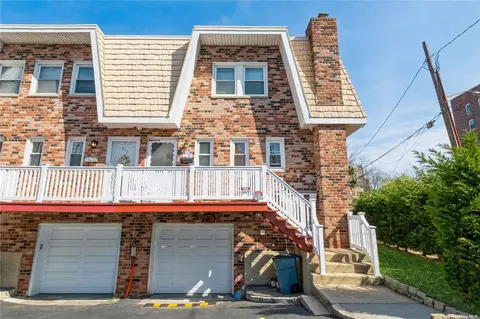 215 Beach 16th St #215, New York, NY 11691