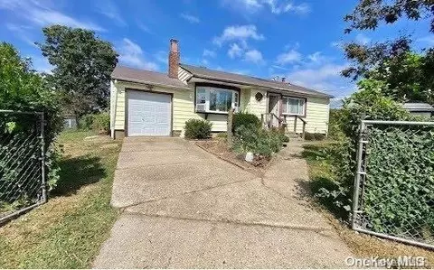 188 Grand Blvd, Brentwood, NY 11717