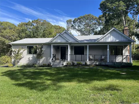 55 Pinewood Rd, Cutchogue, NY 11935