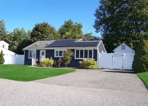 25 Anne Rd, Centereach, NY 11720