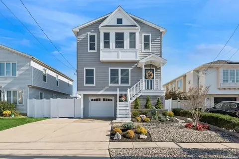 119 S Bay Dr, Babylon, NY 11702