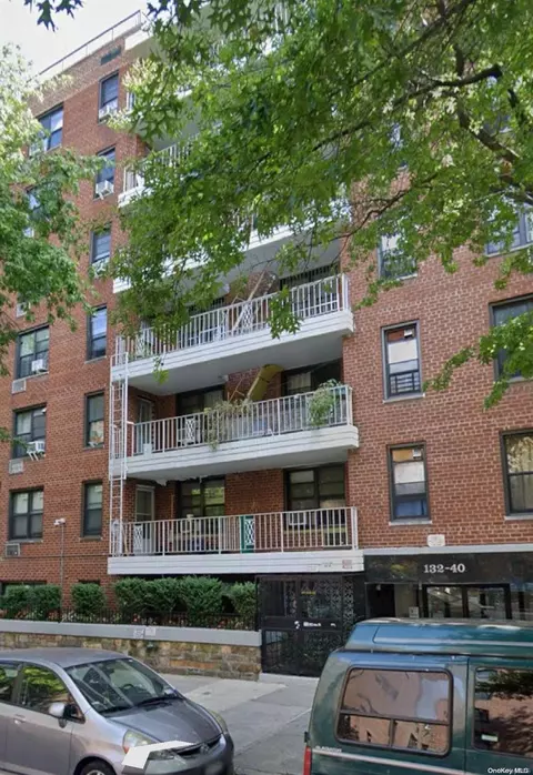 132-40 Sanford Ave #4B, New York, NY 11355