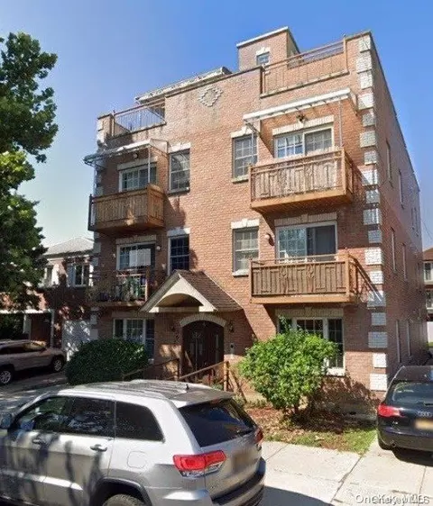 36-20 194th St #3R, Flushing, NY 11358