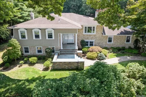 151 Bristol Dr, Woodbury, NY 11797