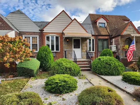 84-04 Doran Ave, New York, NY 11385