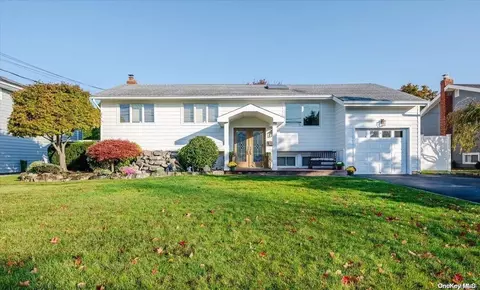 43 Brewster Rd W, Massapequa, NY 11758