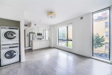 41-04 27th St #6B, New York, NY 11101